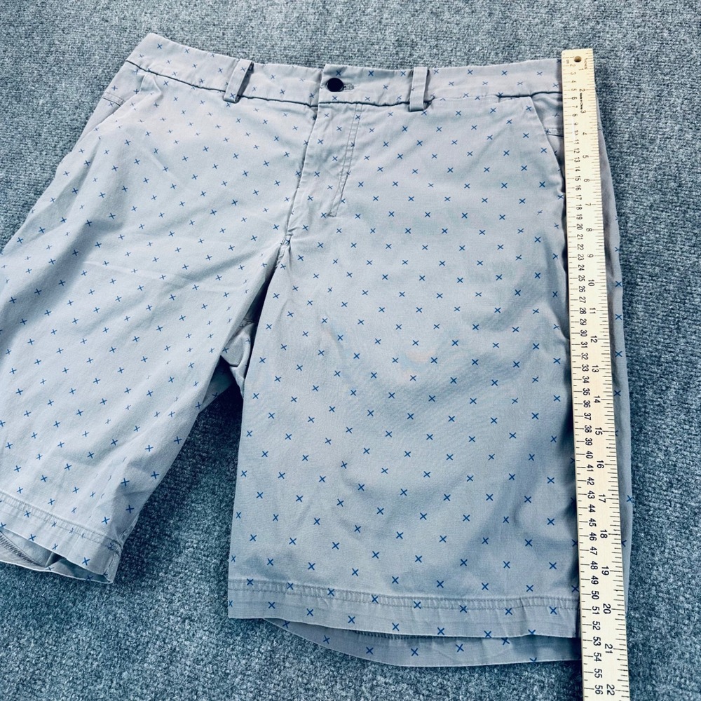 Lululemon Men's 40 Commission Short Light Grey Navy Blue Cross Print Chino Golf - Picture 9 of 12
